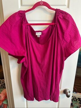Ava & Viv Bright Fuchsia Puff Sleeve Top
